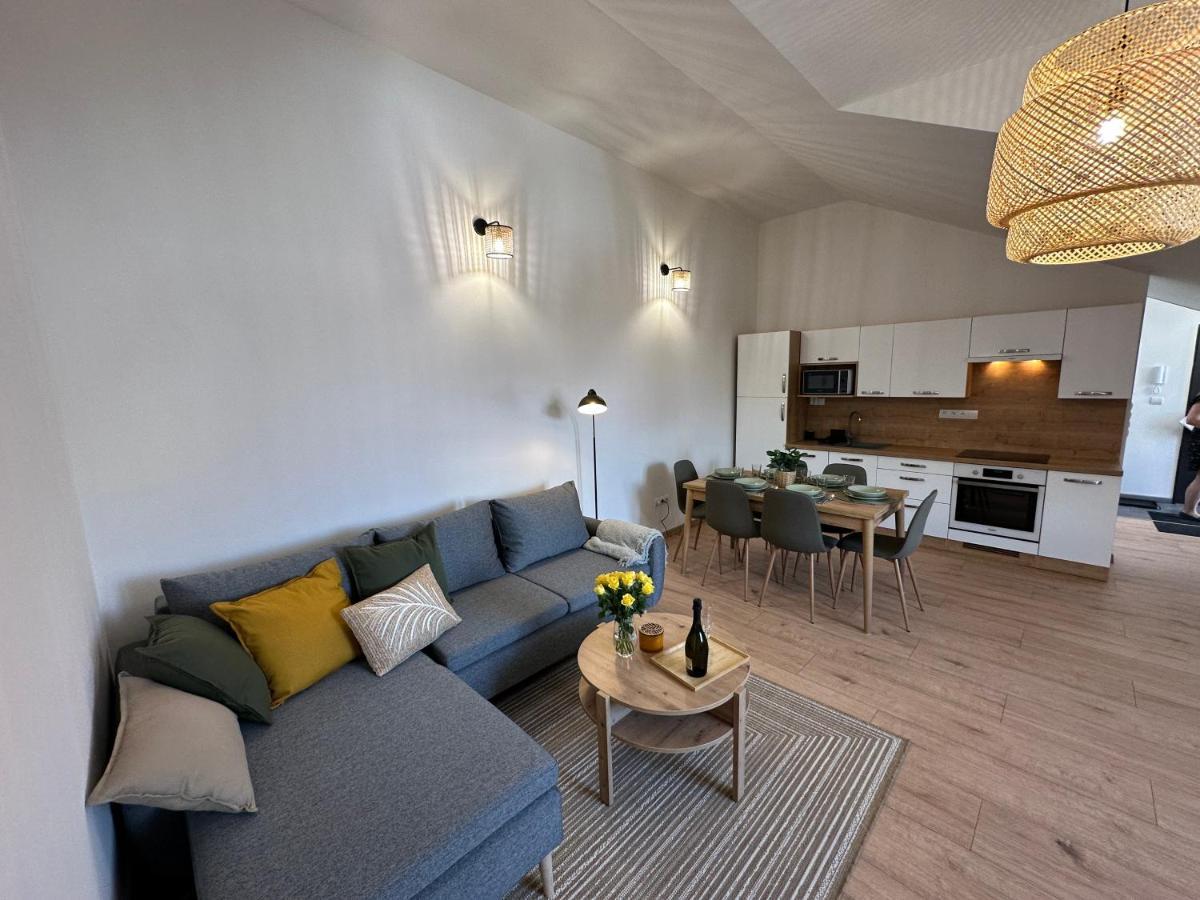 Green Apartment - City Centre - Main Square Liptovský Mikuláš Exteriör bild