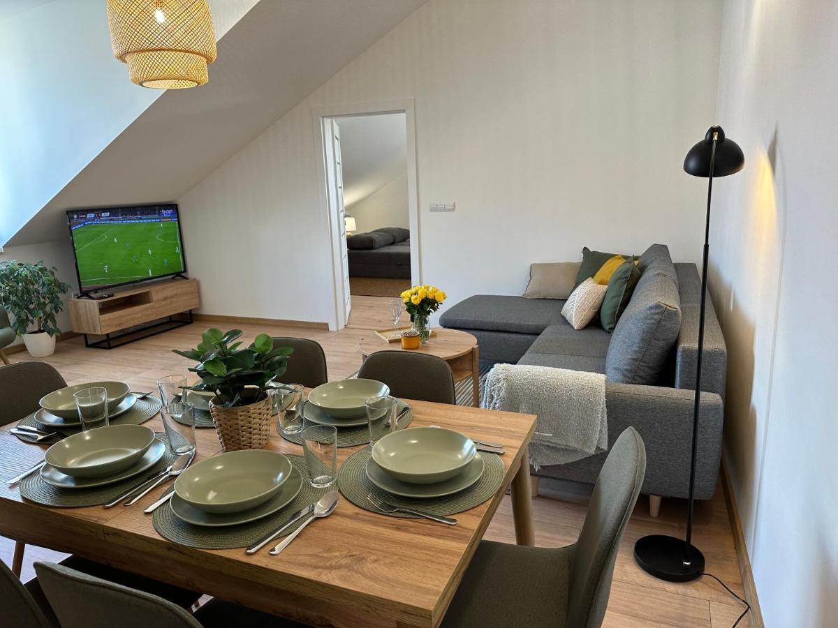Green Apartment - City Centre - Main Square Liptovský Mikuláš Exteriör bild
